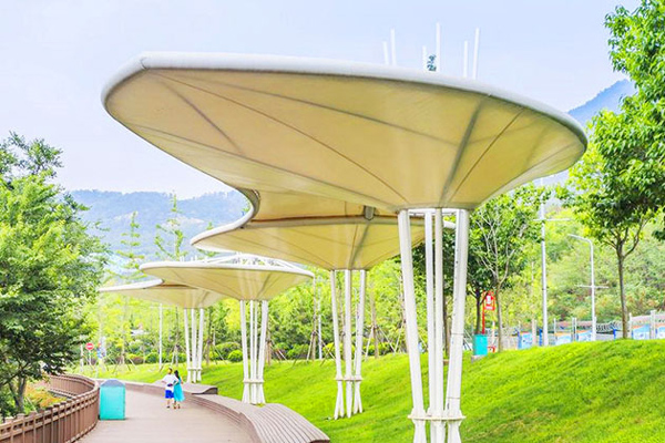 沈陽(yáng)膜結(jié)構(gòu)建筑給人視覺(jué)震撼的效果是非常強(qiáng)烈的